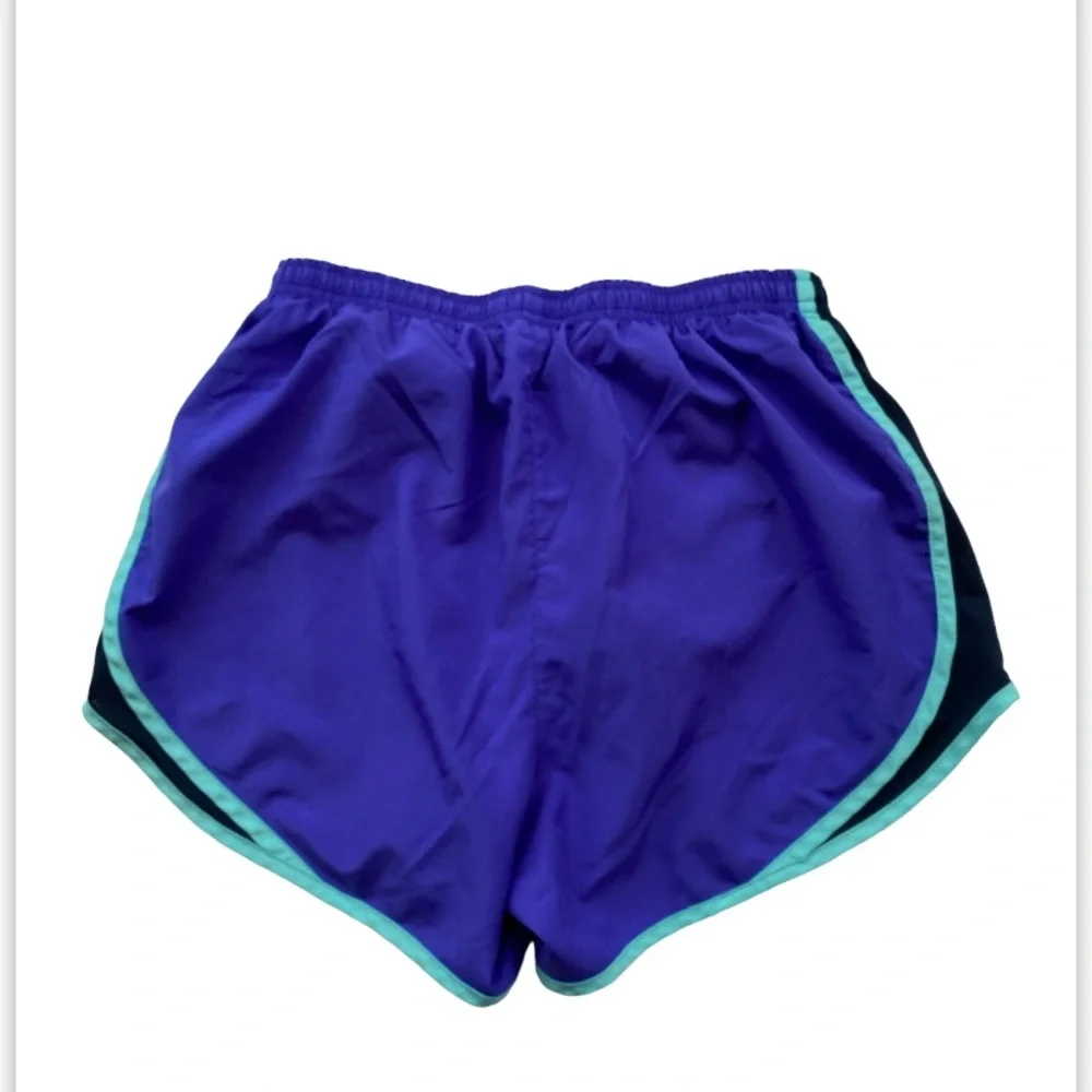 Nike Women’s athletic shorts size S - Picture 3 of 4